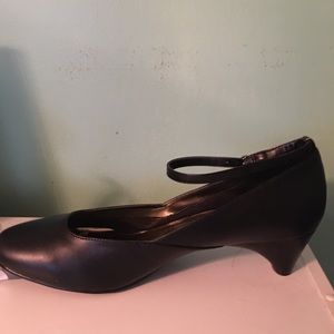 Mary-Jane type shoe. Great for the office.